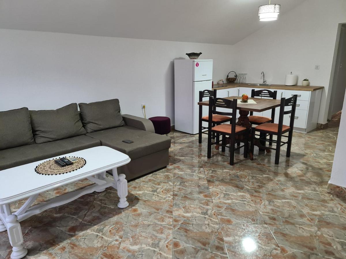Js Apartmani Niksic Exterior foto