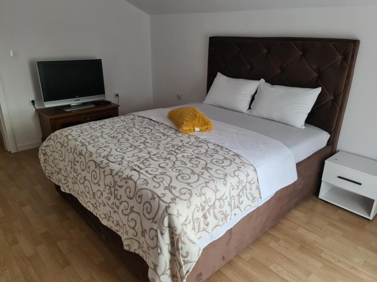 Js Apartmani Niksic Exterior foto