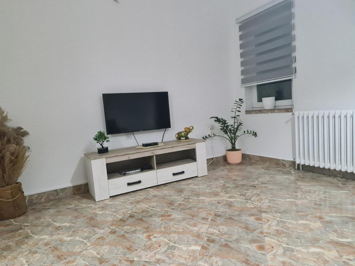 Js Apartmani Niksic Exterior foto