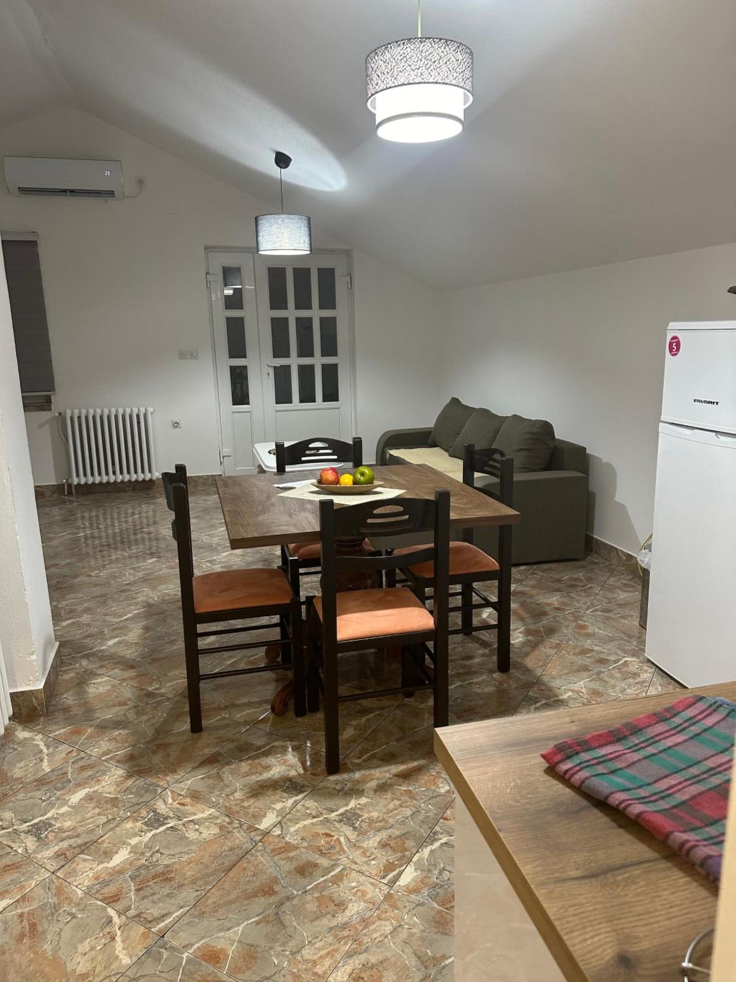 Js Apartmani Niksic Exterior foto